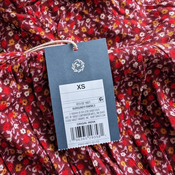 Women's Puff Sleeve Smocked Fitted Blouse Burgundy Floral - Picture 4 of 8